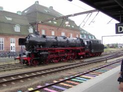 Lokomotiv model BR012 100-4